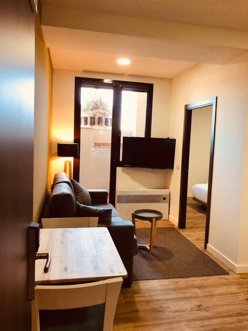One-Bedroom Apartment,762169534:JPEG